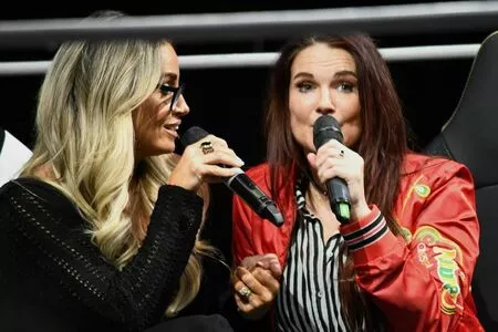 Trish Stratus / trishstratuscom nude photo #1598