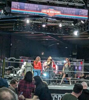 Trish Stratus / trishstratuscom nude photo #1608