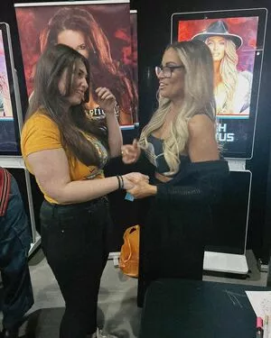 Trish Stratus / trishstratuscom nude photo #1612