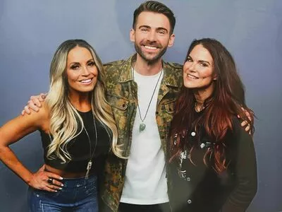 Trish Stratus / trishstratuscom nude photo #1616