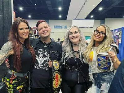 Trish Stratus / trishstratuscom nude photo #1634