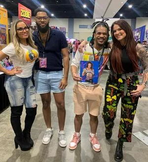 Trish Stratus / trishstratuscom nude photo #1637