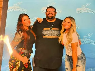 Trish Stratus / trishstratuscom nude photo #1638