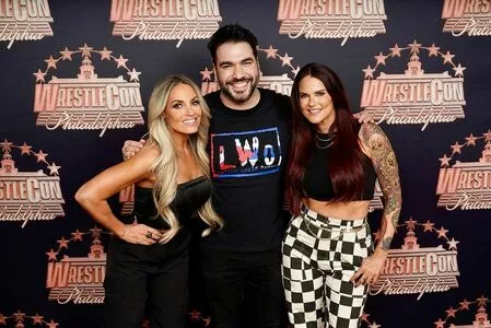 Trish Stratus / trishstratuscom nude photo #1681