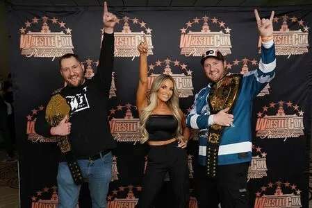 Trish Stratus / trishstratuscom nude photo #1692