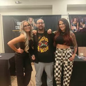 Trish Stratus / trishstratuscom nude photo #1705