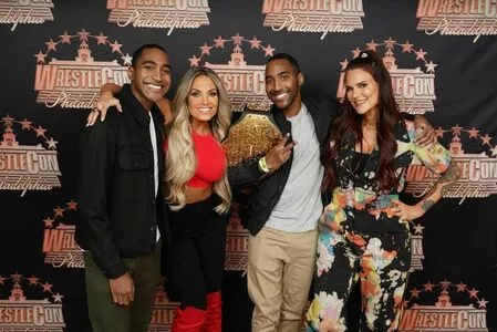 Trish Stratus / trishstratuscom nude photo #1742