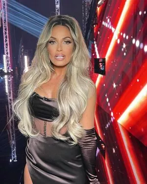 Trish Stratus / trishstratuscom nude photo #1807