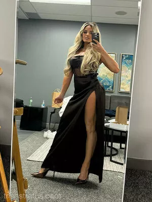 Trish Stratus / trishstratuscom nude photo #1810