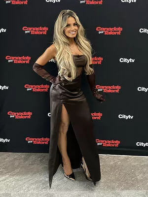 Trish Stratus / trishstratuscom nude photo #1813