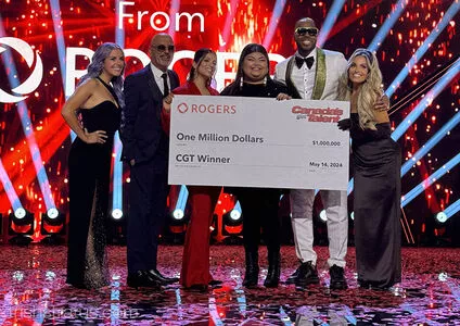 Trish Stratus / trishstratuscom nude photo #1816