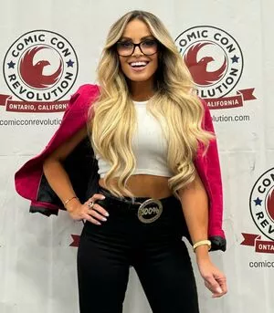 Trish Stratus / trishstratuscom nude photo #1824