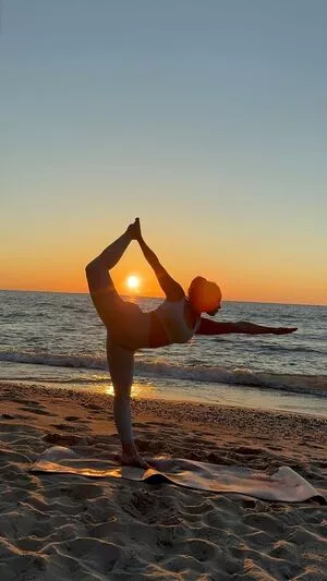 Trish Stratus / trishstratuscom nude photo #1843