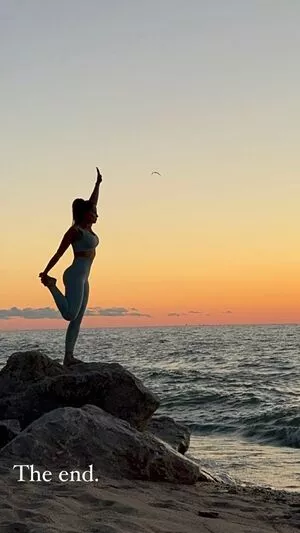 Trish Stratus / trishstratuscom nude photo #1844