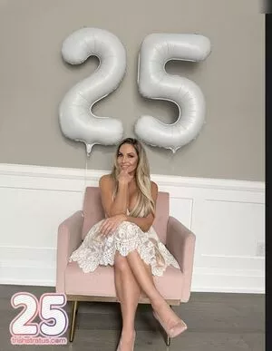 Trish Stratus / trishstratuscom nude photo #1895