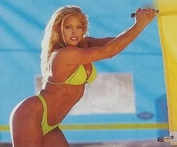 Trish Stratus / trishstratuscom nude photo #1899