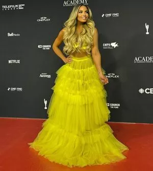 Trish Stratus / trishstratuscom nude photo #1946