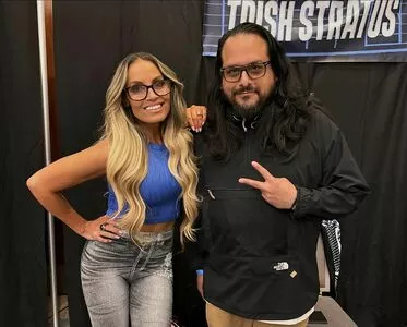 Trish Stratus / trishstratuscom nude photo #1975