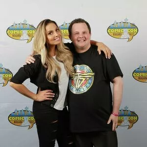 Trish Stratus / trishstratuscom nude photo #1981