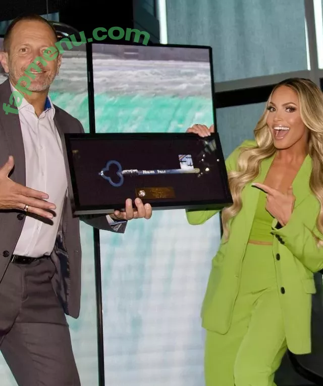 Trish Stratus nude photo #1010 (trishstratuscom)