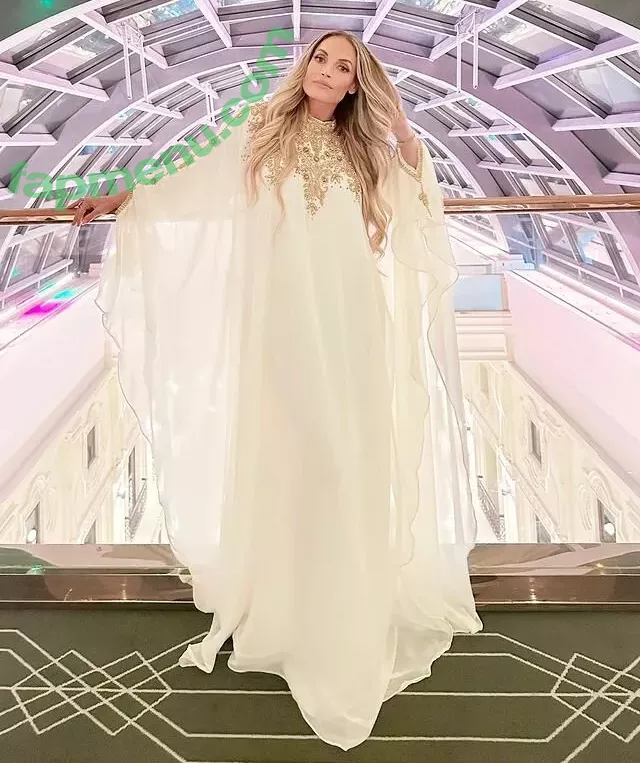 Trish Stratus nude photo #1022 (trishstratuscom)