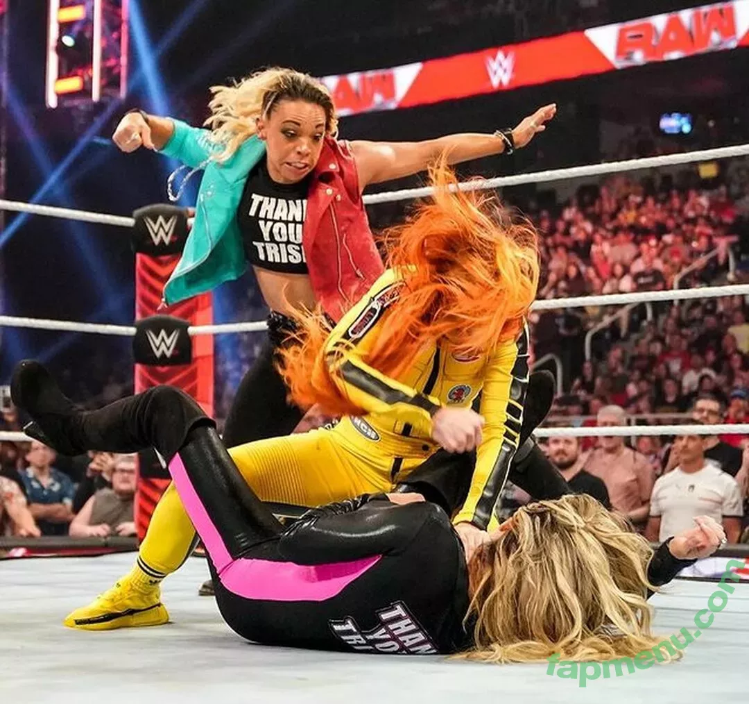 Trish Stratus nude photo #1050 (trishstratuscom)