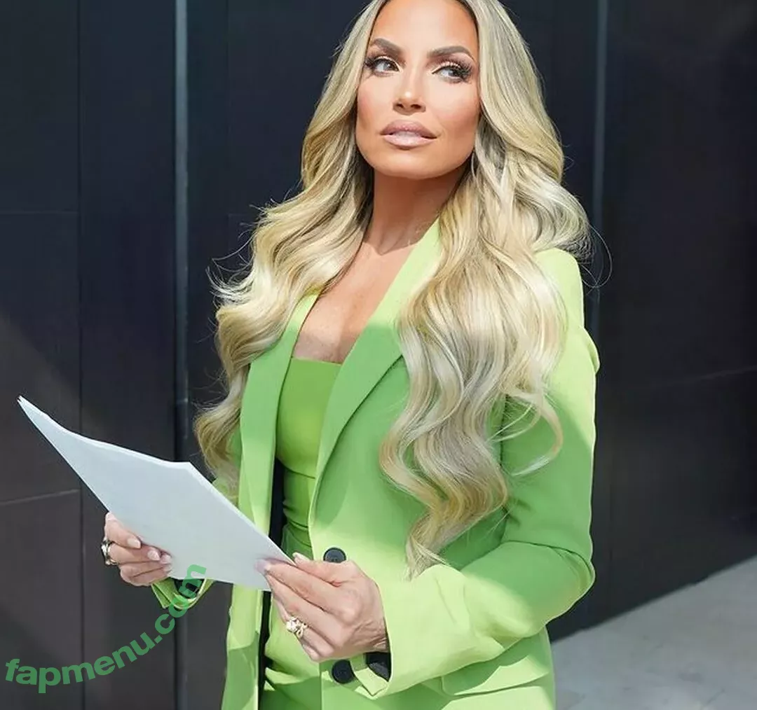 Trish Stratus nude photo #1057 (trishstratuscom)