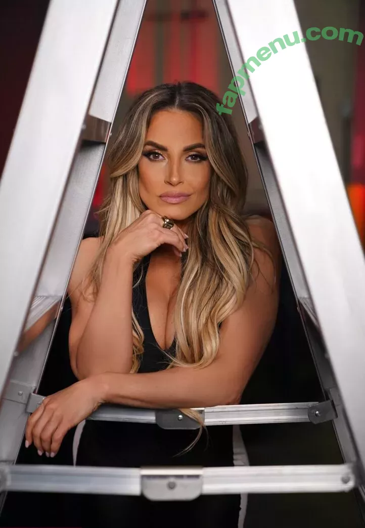 Trish Stratus nude photo #1081 (trishstratuscom)