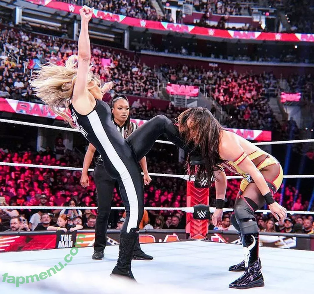 Trish Stratus nude photo #1089 (trishstratuscom)