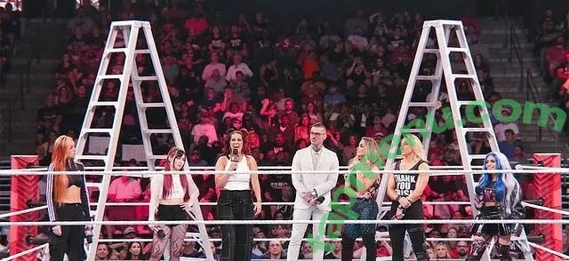 Trish Stratus nude photo #1093 (trishstratuscom)