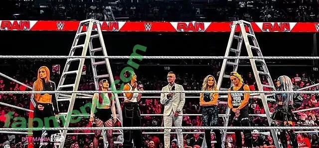 Trish Stratus nude photo #1094 (trishstratuscom)