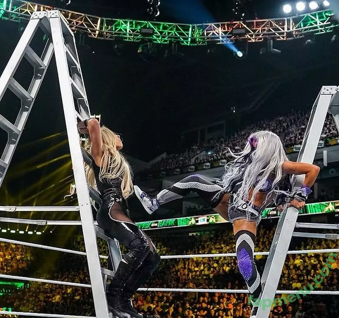 Trish Stratus nude photo #1104 (trishstratuscom)