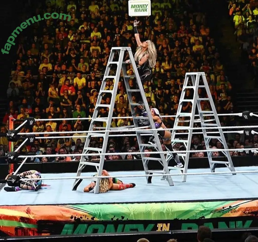 Trish Stratus nude photo #1107 (trishstratuscom)