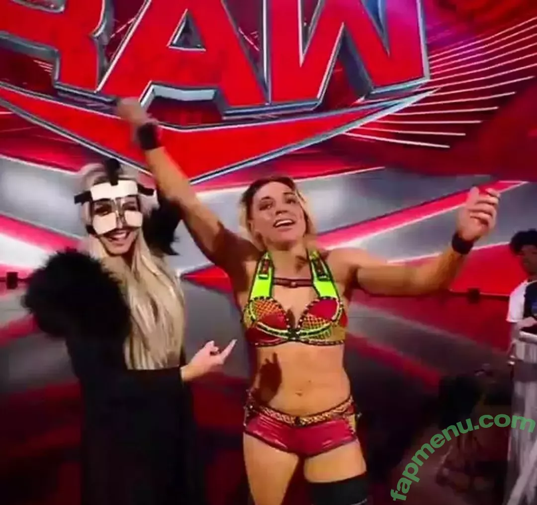 Trish Stratus nude photo #1120 (trishstratuscom)