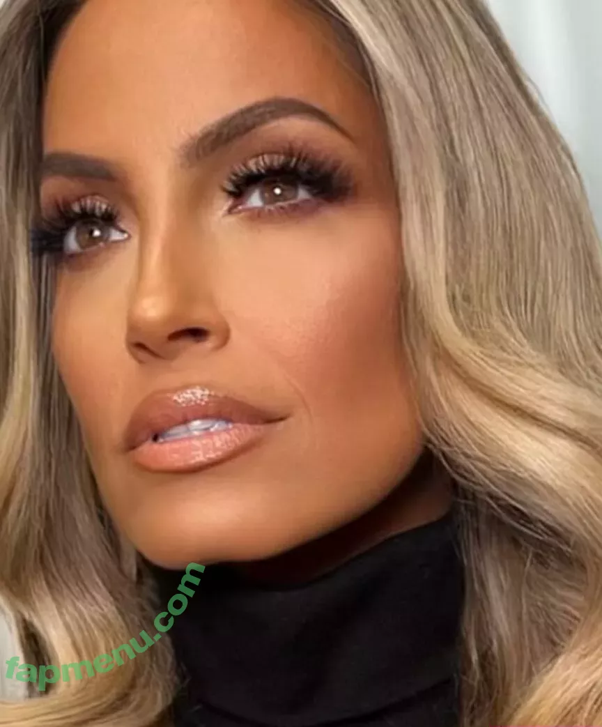 Trish Stratus nude photo #1128 (trishstratuscom)