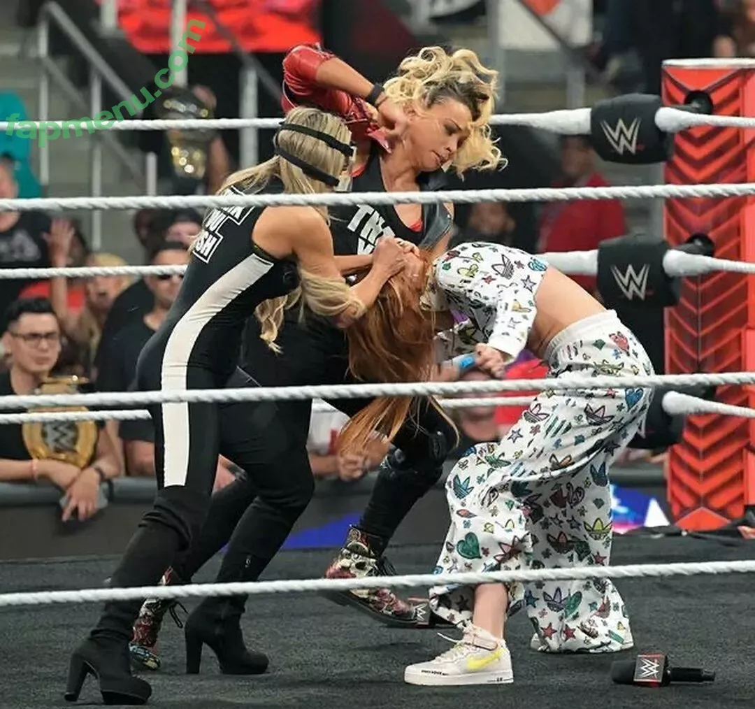 Trish Stratus nude photo #1131 (trishstratuscom)