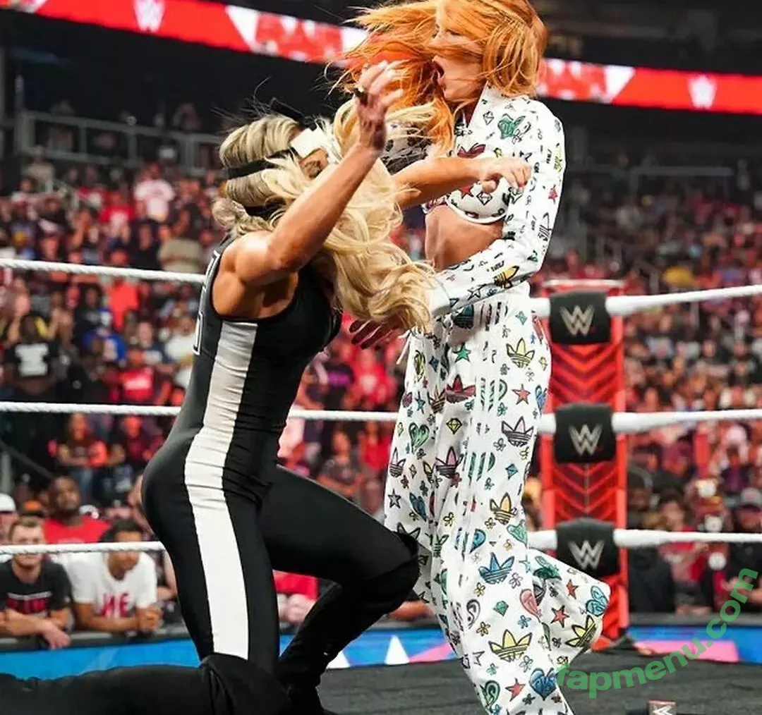 Trish Stratus nude photo #1132 (trishstratuscom)