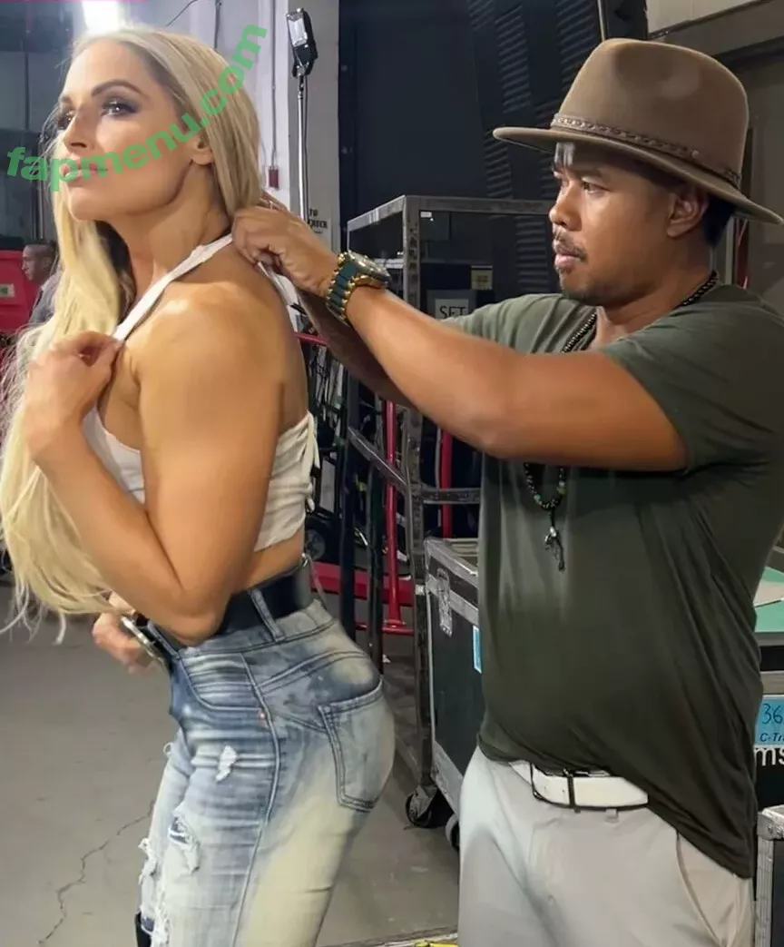 Trish Stratus nude photo #1141 (trishstratuscom)