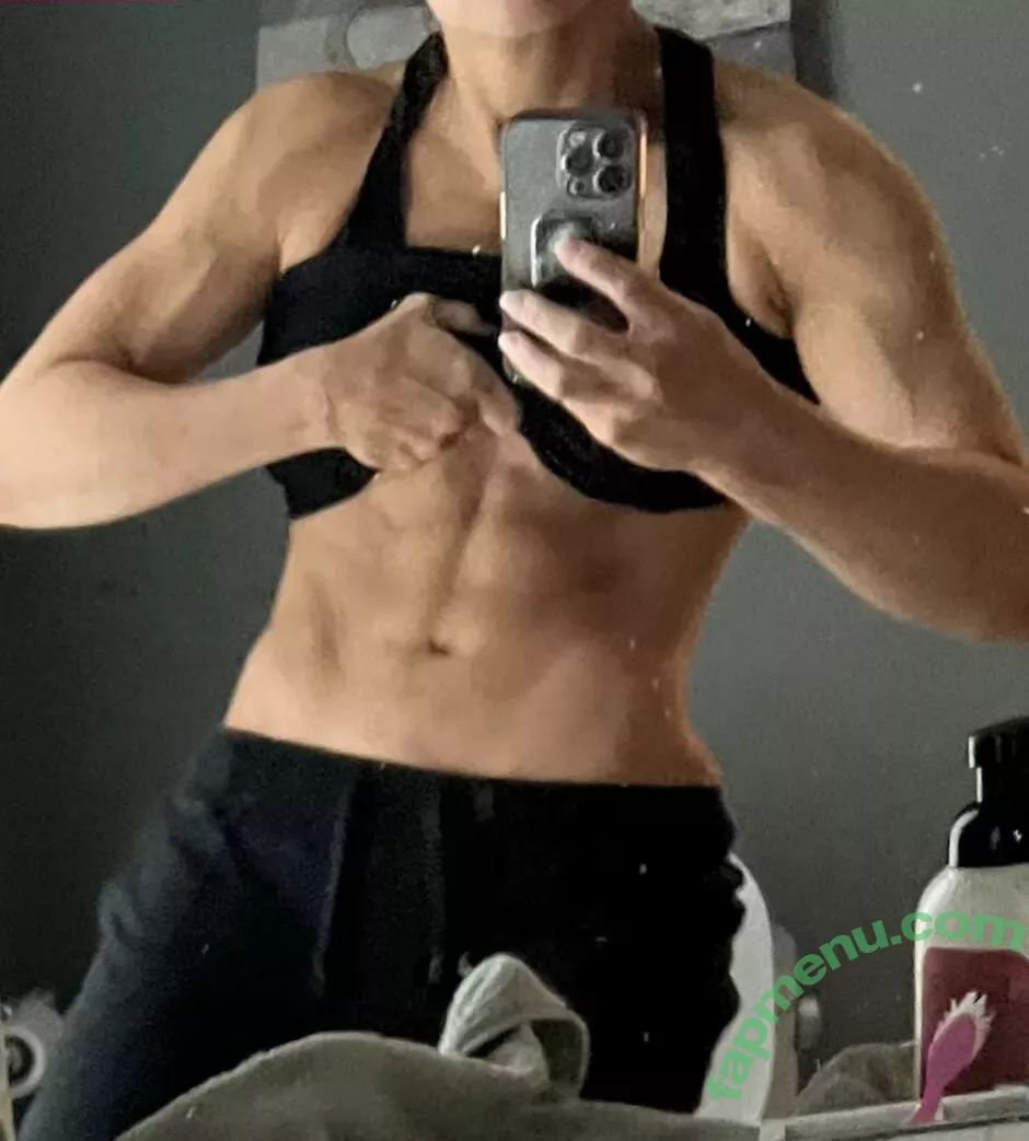 Trish Stratus nude photo #1154 (trishstratuscom)