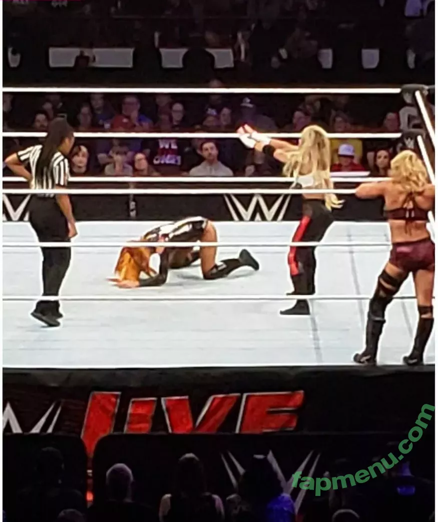 Trish Stratus nude photo #1168 (trishstratuscom)