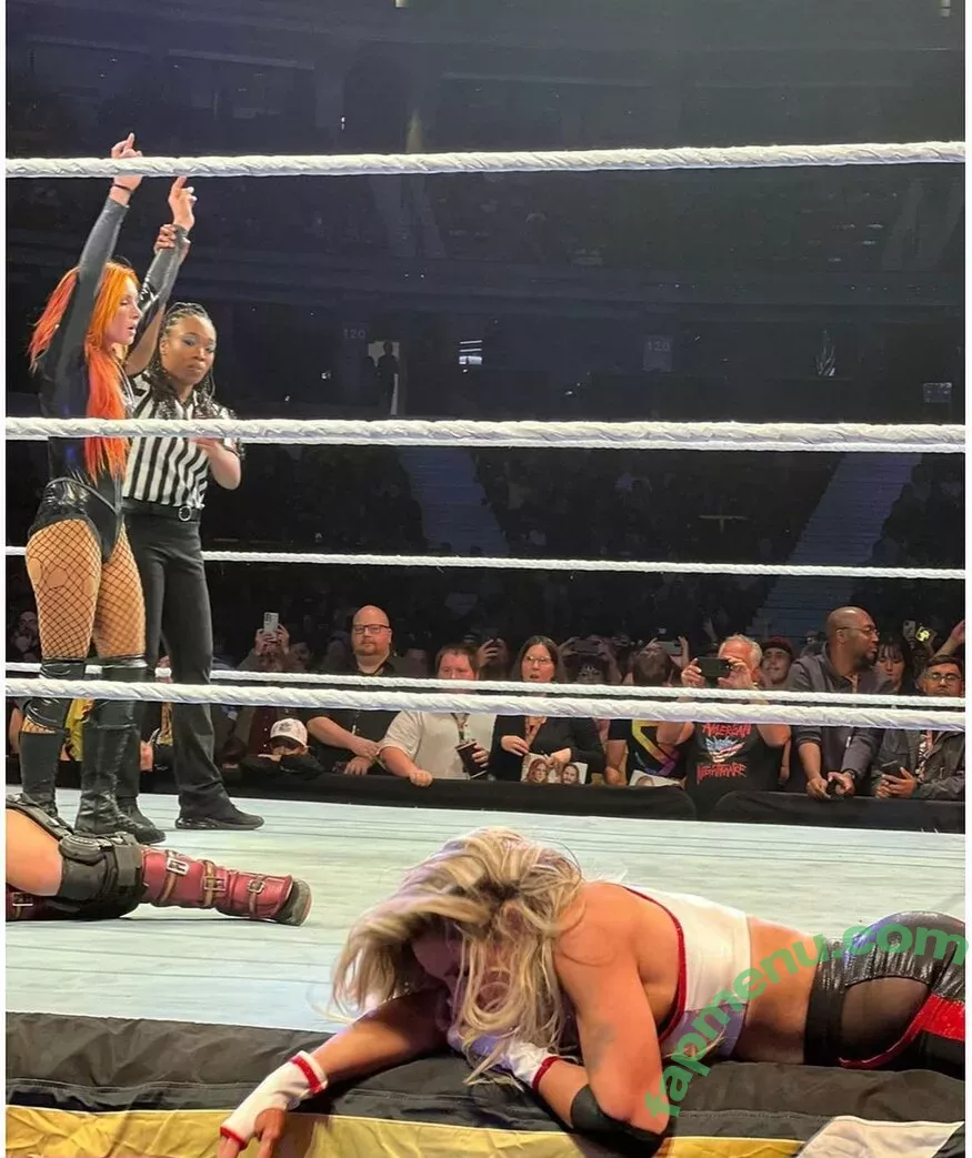 Trish Stratus nude photo #1170 (trishstratuscom)