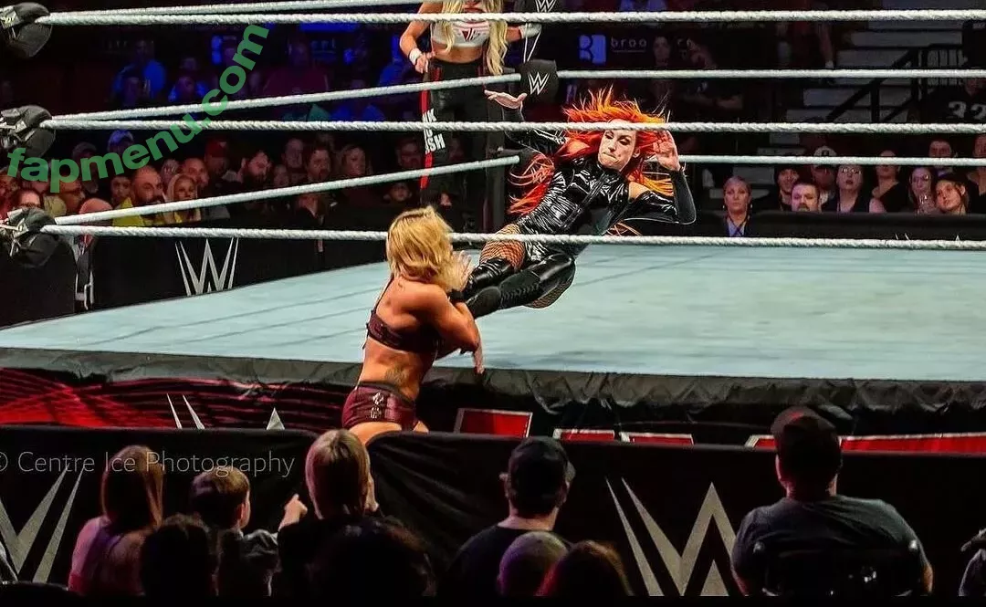 Trish Stratus nude photo #1174 (trishstratuscom)