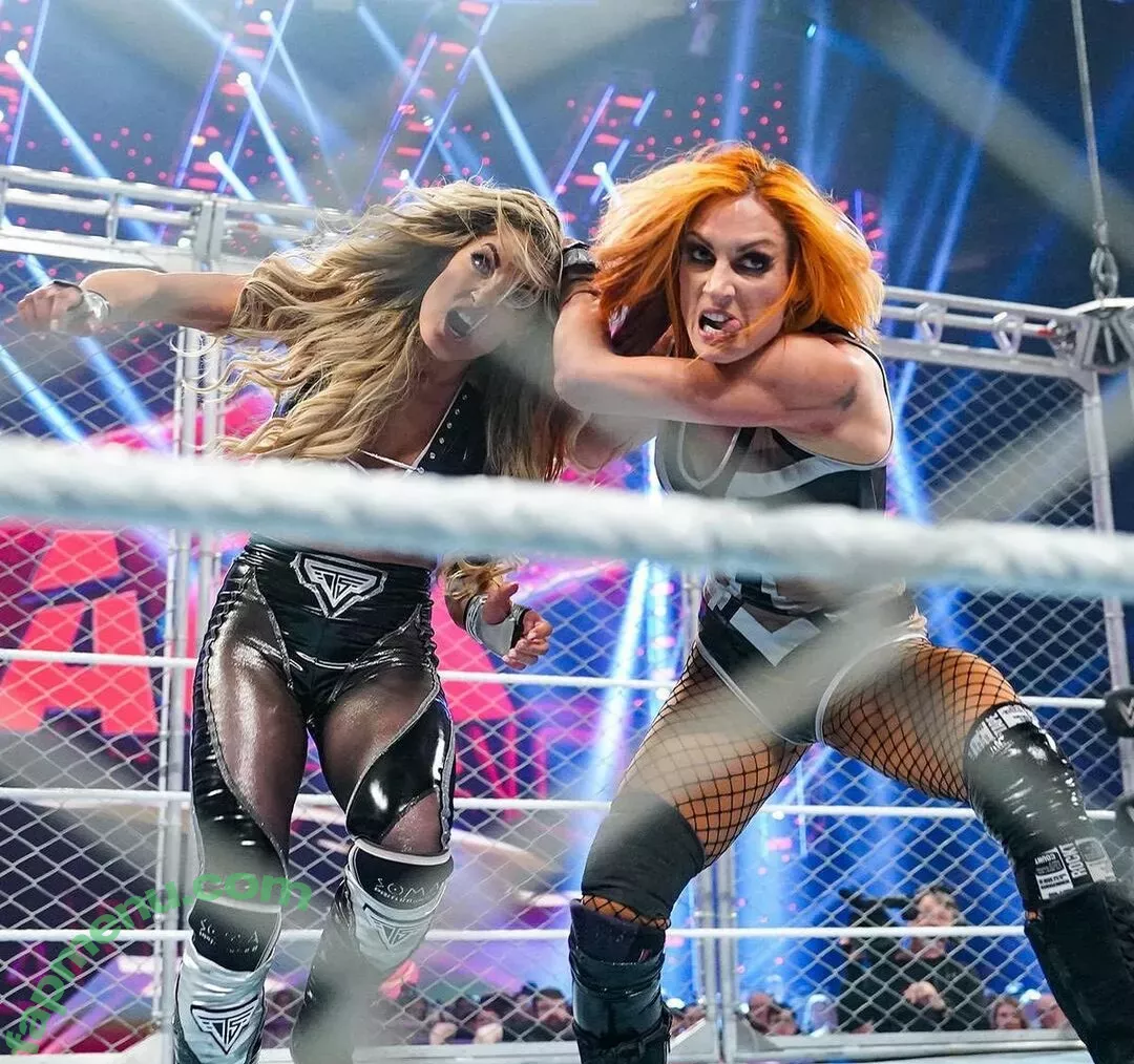 Trish Stratus nude photo #1191 (trishstratuscom)