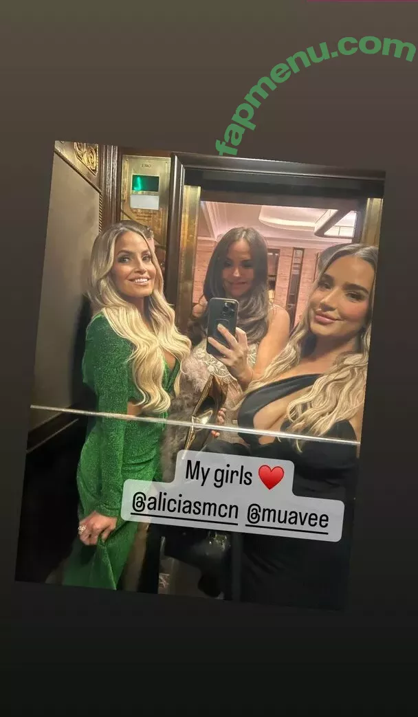 Trish Stratus nude photo #1275 (trishstratuscom)