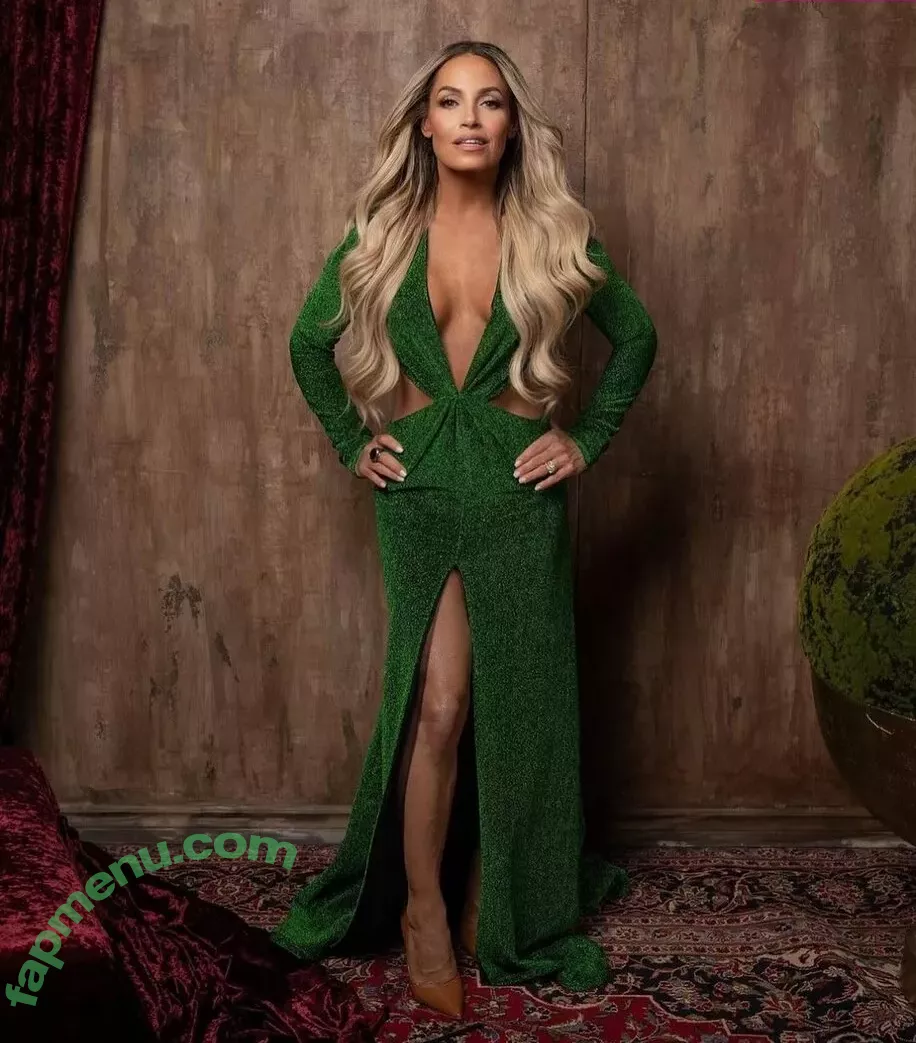 Trish Stratus nude photo #1281 (trishstratuscom)