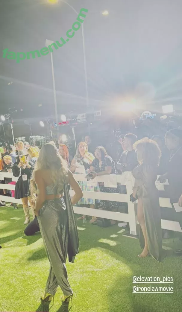 Trish Stratus nude photo #1294 (trishstratuscom)