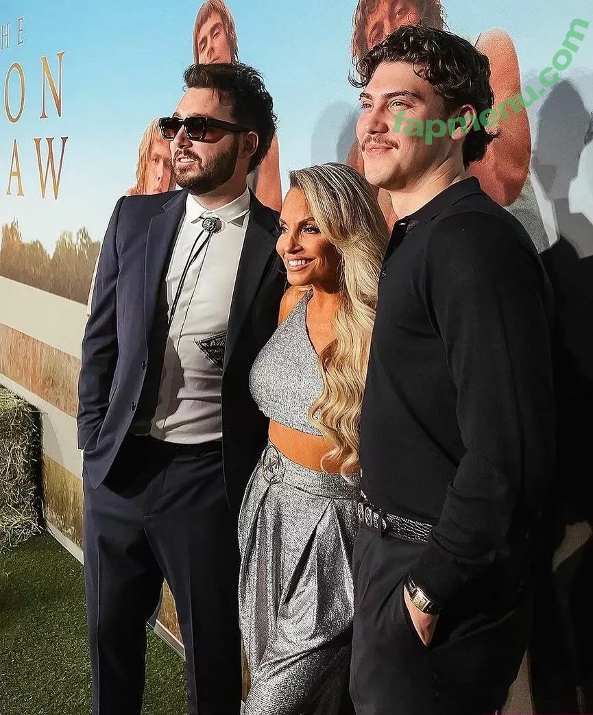 Trish Stratus nude photo #1336 (trishstratuscom)