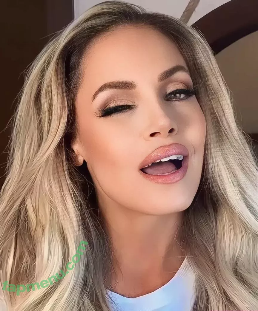 Trish Stratus nude photo #1342 (trishstratuscom)