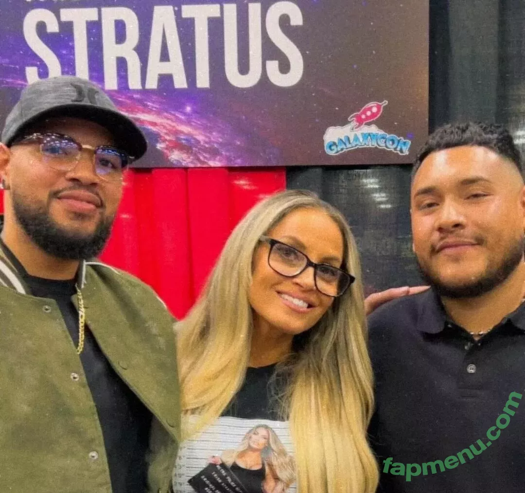 Trish Stratus nude photo #1399 (trishstratuscom)