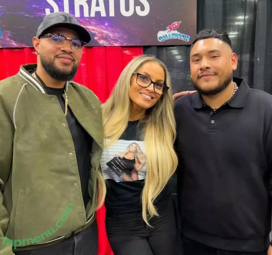 Trish Stratus nude photo #1429 (trishstratuscom)